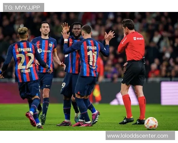 中超赛场惊现冷门莱比锡与尤文图斯战成平局乌龙球引发全场热议