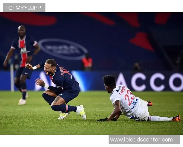 德甲热刺与巴黎圣日耳曼激战成平补时争议进球引发全场狂欢 德甲热刺与巴黎圣日耳曼激战成平补时争议进球引发全场狂欢