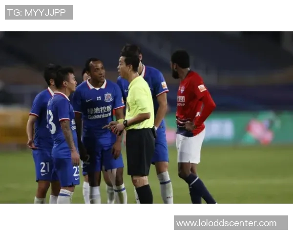 国米与那不勒斯友谊赛平局绝杀瞬间引发争议判罚引发热议