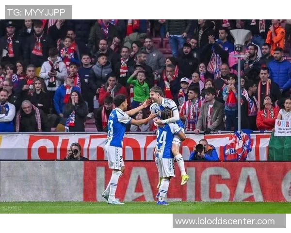 西甲激战:巴黎圣日耳曼与马竞握手言和争议判罚引发全场热议 西甲激战:巴黎圣日耳曼与马竞握手言和争议判罚引发全场热议