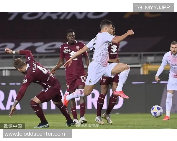 友谊赛精彩回顾：那不勒斯逆转AC米兰帽子戏法引发争议判罚热议