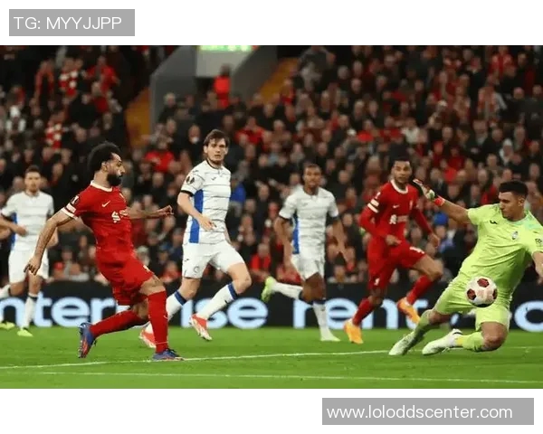 德甲热战：多特蒙德与利物浦激战成平局神扑瞬间点燃全场激情